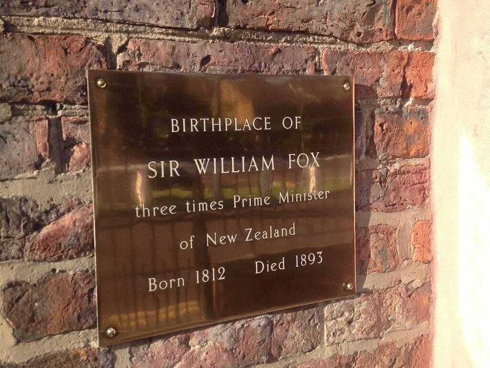 סאות' שילדס Sir William Fox Town House Hotel מראה חיצוני תמונה